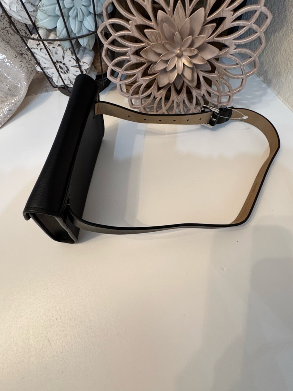 Michael Kors Black Leather S/M belt with Pouch - Picture 5 of 9